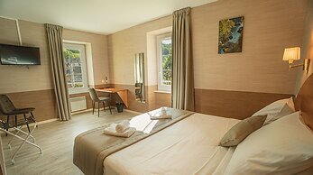 L'HÔTEL DES BAINS - Salles-la-Source