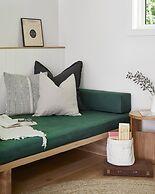 Somewhere Inn Calabogie