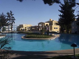 Espacioso departamento con piscina