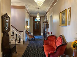 Belle Louise Historic Guest House