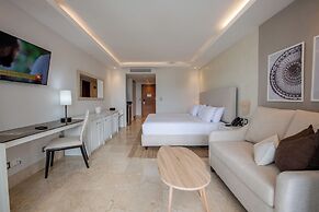 Hacienda Samana Bay Hotel & Residence