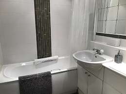 Apex Wallace Street Apt With Free Parking