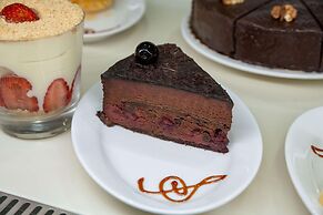 Windsor Hotel & Convention Center