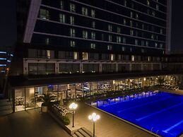 Windsor Hotel & Convention Center