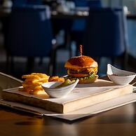 Windsor Hotel & Convention Center