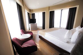 Windsor Hotel & Convention Center