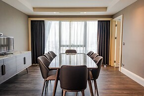 Windsor Hotel & Convention Center