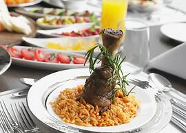 Windsor Hotel & Convention Center