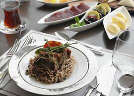 Windsor Hotel & Convention Center