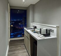 Windsor Hotel & Convention Center