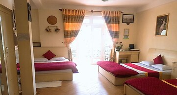 Hoa Hong Do Guesthouse