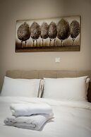 2br renovated flat close to metro