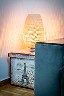 2br renovated flat close to metro