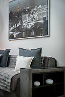 2br renovated flat close to metro