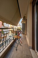 2br renovated flat close to metro