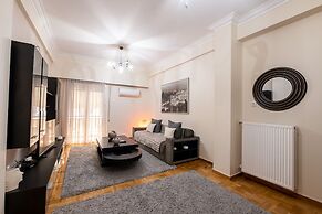 2br renovated flat close to metro