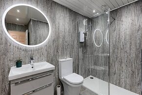 Captivating 3-bed Apartment by Gleneagles