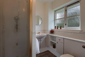 Captivating 3-bed Apartment by Gleneagles