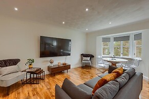 Captivating 3-bed Apartment by Gleneagles