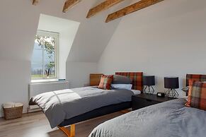 Dalveich Cottage W/hot tub & Stunning Views