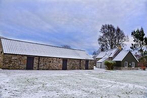 Dalveich Cottage W/hot tub & Stunning Views