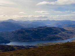 Dalveich Cottage W/hot tub & Stunning Views