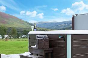 Dalveich Cottage W/hot tub & Stunning Views
