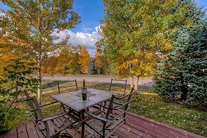 Beautiful Unit in Quiet Area w/ Shuttle to Slopes