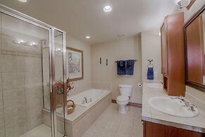 Beautiful Unit in Quiet Area w/ Shuttle to Slopes