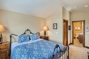 Beautiful Unit in Quiet Area w/ Shuttle to Slopes