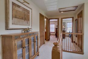 Beautiful Unit in Quiet Area w/ Shuttle to Slopes
