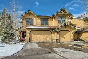 Beautiful Unit in Quiet Area w/ Shuttle to Slopes