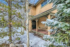 Beautiful Unit in Quiet Area w/ Shuttle to Slopes