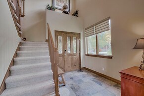 Beautiful Unit in Quiet Area w/ Shuttle to Slopes