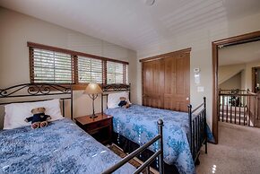 Beautiful Unit in Quiet Area w/ Shuttle to Slopes