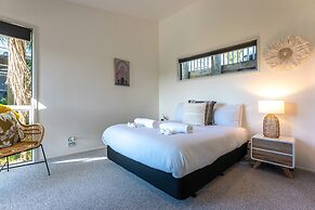 Bay View on Burrell - close to beaches