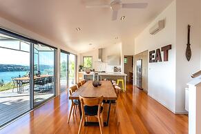 Bay View on Burrell - close to beaches