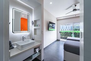 WET hotel - Adults Only