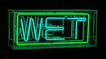 WET hotel - Adults Only