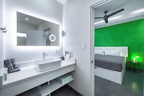 WET hotel - Adults Only