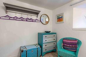 Ground Floor Apartment W/large Enclosed Garden