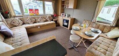 Family Friendly 2 Bed Caravan in Rhyl, North Wales