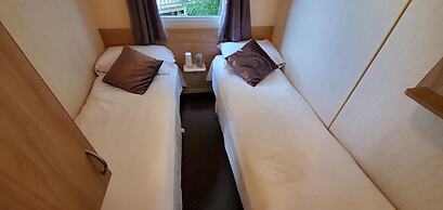 Family Friendly 2 Bed Caravan in Rhyl, North Wales