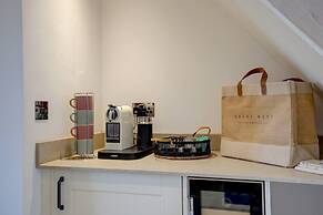 Luxury 1 bed Cottage With hot tub and log Burner