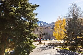 Beaver Creek West S2 2 Condo by RedAwning