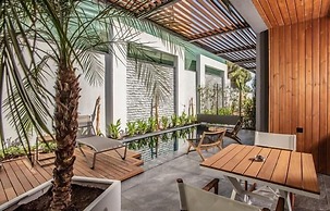 Unique Life Style Hotel