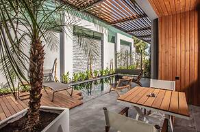 Unique Life Style Hotel