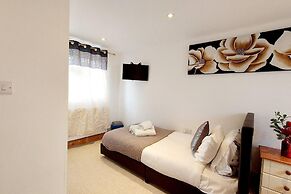 Beautiful 3-bed House in Chatham