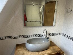 Bright Star Lodge