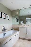 Cornwall Gardens III by Onefinestay